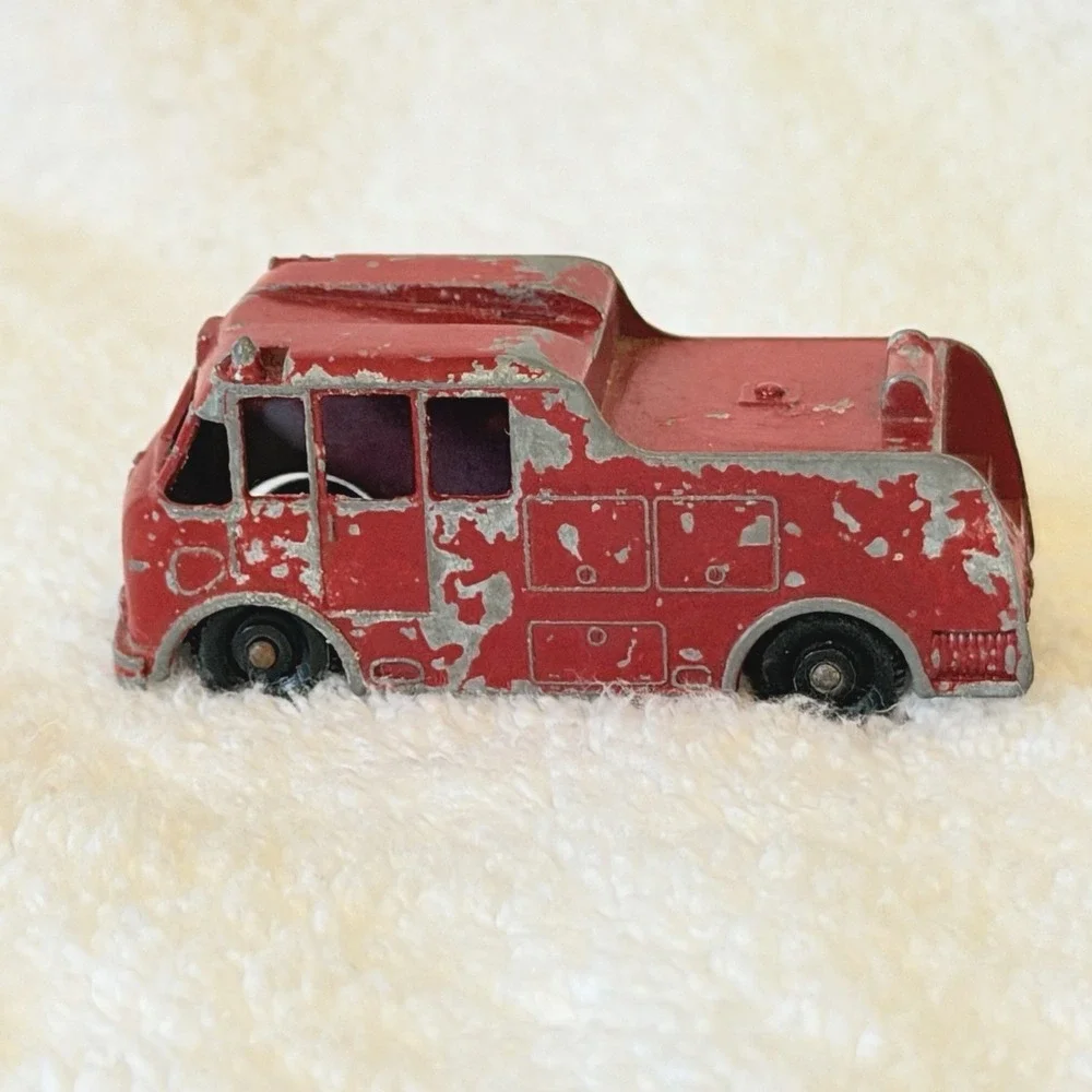 Vintage Matchbox Lesney #9 Merryweather Marquis Series III Fire Engine England